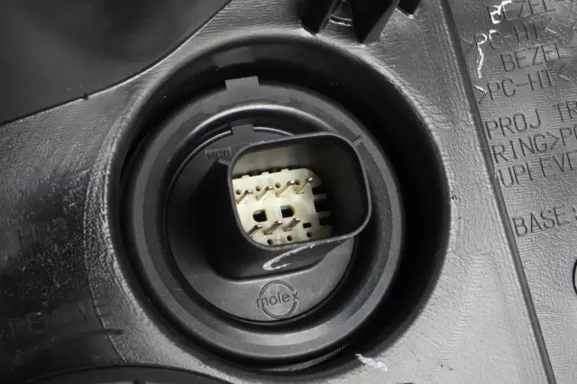 Passenger Side Headlamp - GM (84294339)