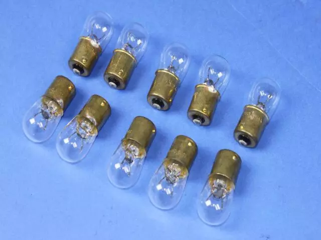 L0001003 - Body: Bulb for Chrysler: Concorde, Imperial, LeBaron, LHS, New Yorker, TC Maserati | Dodge: B150, B1500, B250, B2500, B350, B3500, D100, D150, D250, D350, Intrepid, Ram 1500, Ram 2500, Ram 3500, Spirit, W100, W150, W250, W350 | Jeep: Grand Cherokee, Grand Wagoneer Image