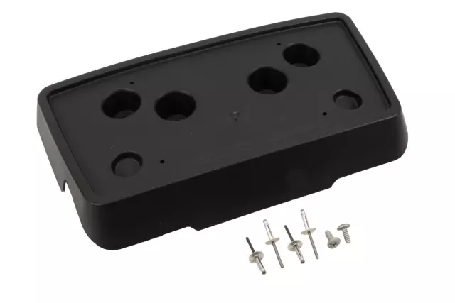 15781555 - Body: License Bracket for GM Image image
