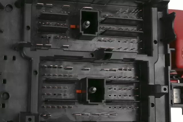 Part# 20972849 Accessory Wiring Junction Block - GM (20972849)