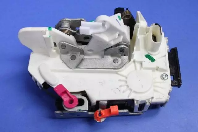 Door Latch Assembly - Mopar (68160153AA)