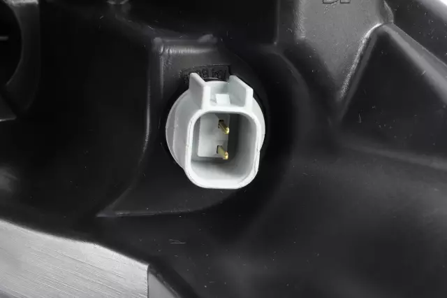 Headlamp (Replaces Part Numbers 84573719 and 84721417) - GM (84887857)