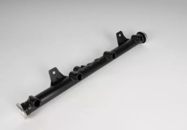 Passenger Side Multi-Port Fuel Injector Rail - GM (17113695)