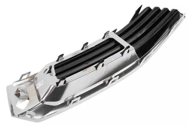 Front Passenger Side Fog Lamp Opening Cover - GM (84111719)