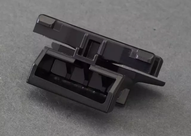 909130022 - : Roof Molding Clip for Subaru Image