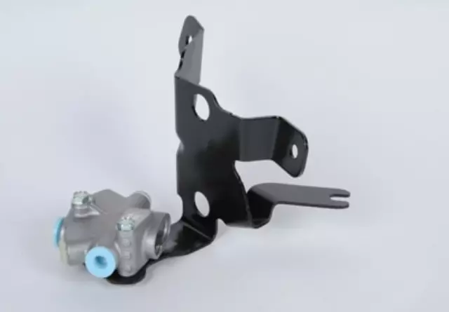 Rear Brake Proportioning Valve - GM (15282123)
