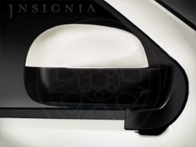 17800740 - Exterior: Mirror Cover for Chevrolet: Avalanche, Avalanche 1500, Avalanche 2500, Silverado 1500, Silverado 1500 Classic, Silverado 1500 HD Classic, Silverado 2500 HD, Silverado 2500 HD Classic, Silverado 3500 Classic, Silverado 3500 HD, Suburban 1500, Suburban 2500, Tahoe | GMC: Yukon Image