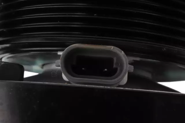 88964862 - : Air Conditioning Compressor and Clutch Assembly for Buick: Commercial Chassis, Roadmaster | Cadillac: Fleetwood | Chevrolet: Blazer, C1500, C2500, C3500, C3500HD, Caprice, Commercial Chassis, K1500 Pickup, K2500 Pickup, K3500 Pickup, S10, S10 Blazer, Suburban C1500, Suburban C2500, Suburban K1500, Suburban K2500, Tahoe | GMC: C1500 Pickup, C2500 Pickup, C3500 Pickup, C3500HD, Jimmy, K1500 Pickup, K2500 Pickup, K3500 Pickup, Sonoma, Suburban C1500, Suburban C2500, Suburban K1500, Suburban K2500, Typhoon, Yukon | Oldsmobile: Bravada, Custom Cruiser Image