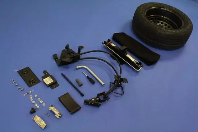 Emergency Kit - Mopar (82214739AH)