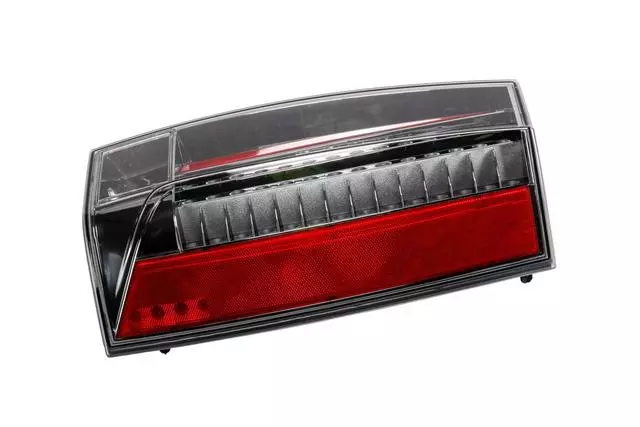 Passenger Side Tail Lamp Assembly - GM (22884386)