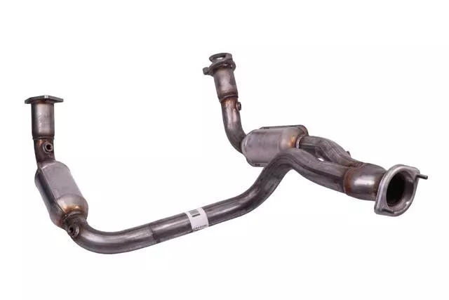 3-Way Catalytic Converter with Pipes, Flanges, Bushings, and Studs - GM (15079086)