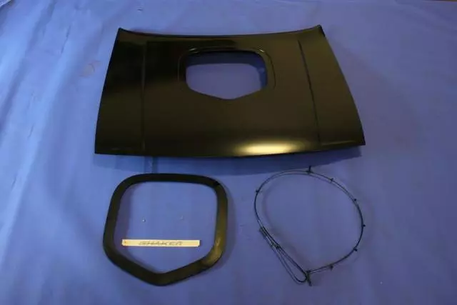 Shaker Hood Kit - Mopar (82214312AC)
