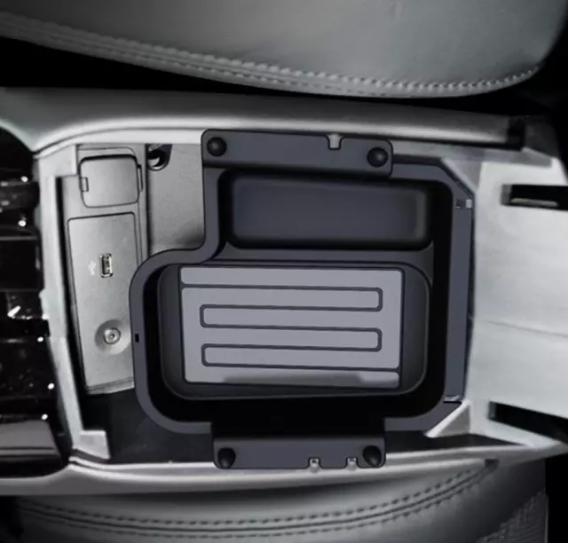 VGJ7Z19A464A - Electronics: Wireless Charging for Lincoln: MKC Image