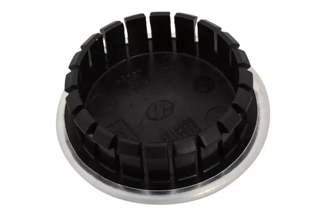 23186591 - : Wheel Trim Cap for GM Image
