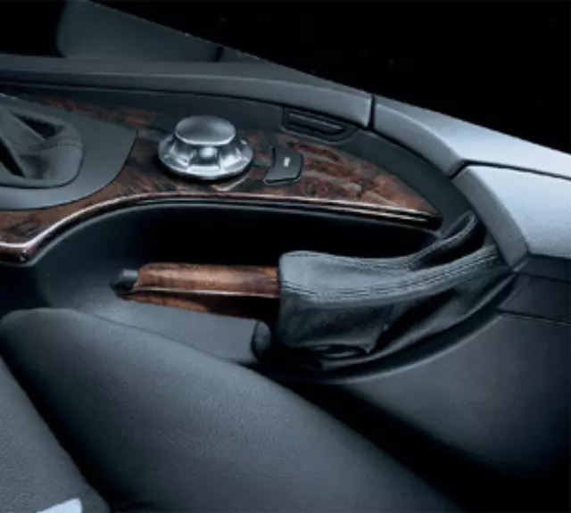 34400302393 - Body: Handle for BMW: 525i, 525xi, 528i, 528i xDrive, 528xi, 530i, 530xi, 535i, 535i xDrive, 535xi, 545i, 550i, M5 Image