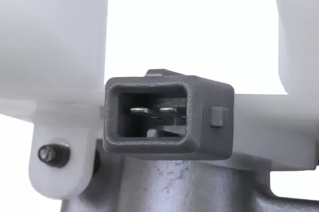 92421250 - Body: Master Cylinder for Chevrolet: Caprice Image