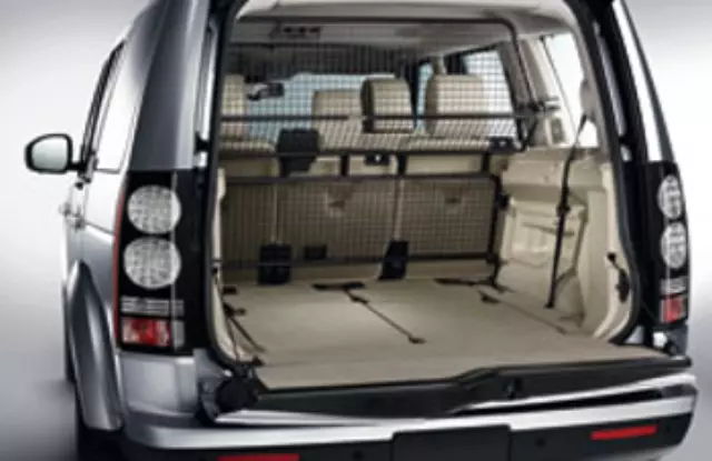 VUB501170 - : Dog Guard, Cargo Barrier for Land Rover: LR3, LR4 Image