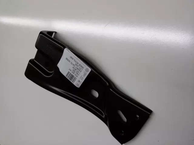 Fender Front Bracket - Volkswagen (3C0-821-142)