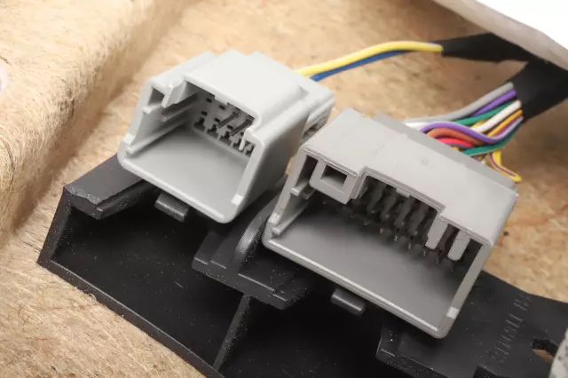 2015-2016 Cadillac ATS - Medium Cashmere Front Passenger Side Door Trim - GM (23350532)