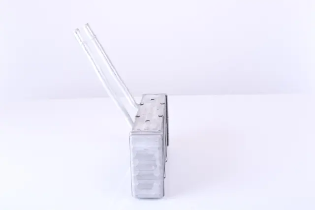 73001 - : HVAC Heater Core - Replaces LAND ROVER JEF100280, JEF000050, JEF500010 for NISSENS Image
