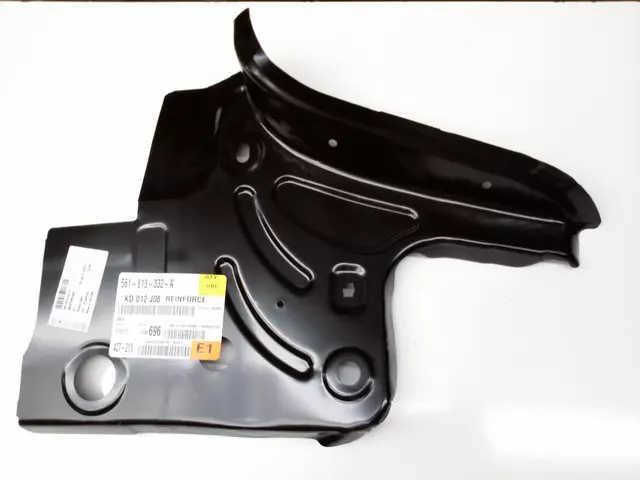 561813332A - Body: Reinforcement for Volkswagen: Passat Image