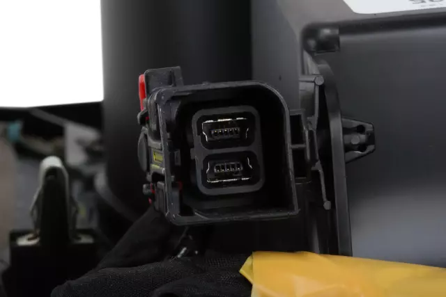 84127435 - Body: Front Console for GM Image