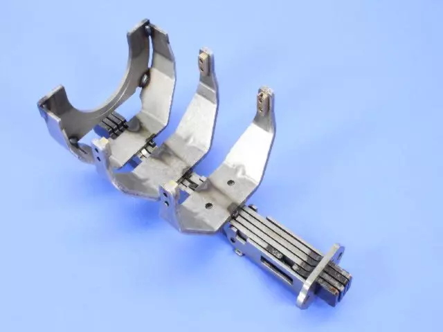 Manual Transmission Fork And Rail Assy - Mopar (5170533AA)