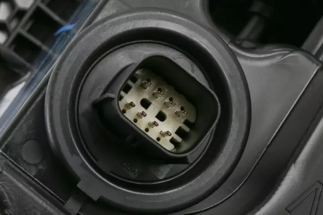 Driver Side Headlamp - GM (84564095)