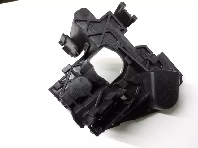 Socket Plate - Volkswagen (5C6-945-258)