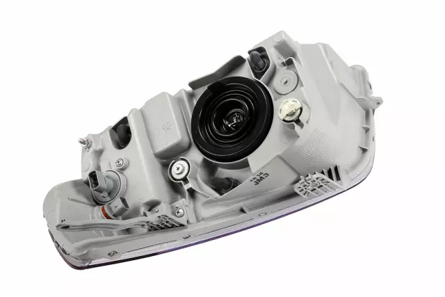 2010-2011 Chevrolet - Passenger Side Headlamp Assembly - GM (96995734)