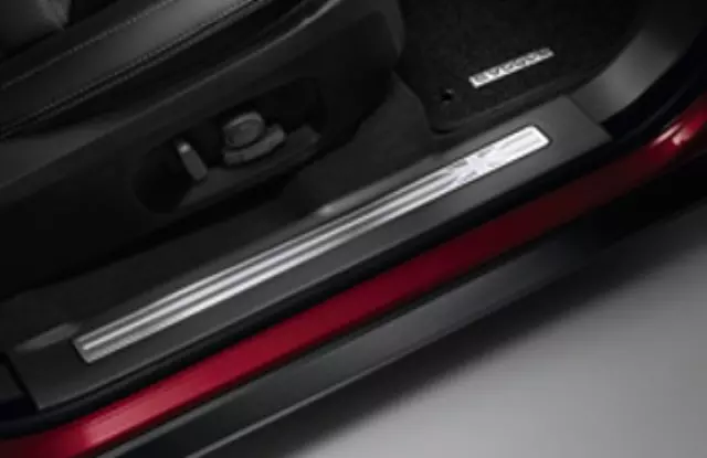 VPLVS0316LAA - Interior: Sill Treadplates, Union Jack, Lunar for Land Rover: Discovery Sport, Range Rover Evoque Image
