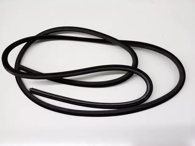 8D0877297 - Body: Sunroof Glass Gasket for Volkswagen: Beetle, Golf, Golf R, GTI, Jetta, Passat, R32, Rabbit, Touareg Image