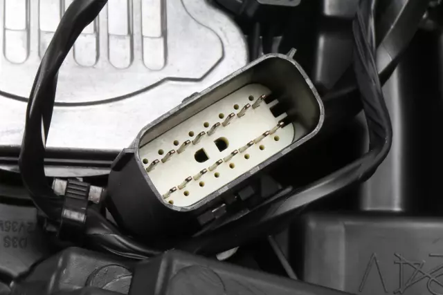 Part# 26221315 Driver Side Headlamp - GM (26221315)