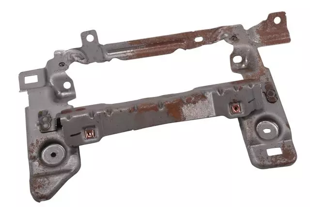 Instrument Panel Knee Bolster - GM (95940833)