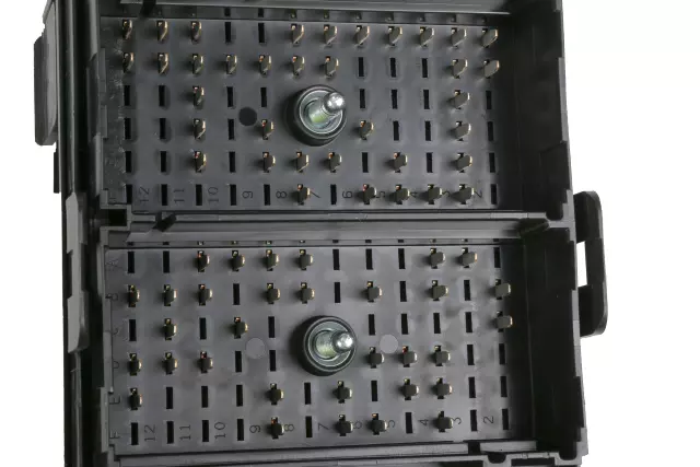 Engine Wiring Harness Junction Block - GM (20927595)