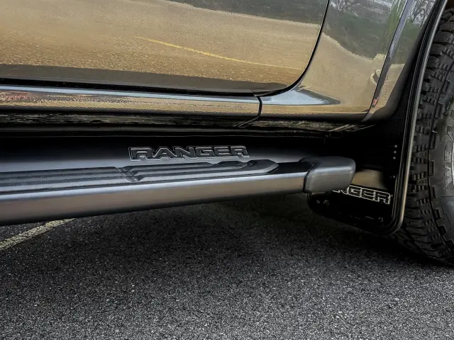 VR1WZ99200A20B - Exterior: Anodized Step Bar Filler - Black - Crew Cab for Ford: Ranger Image