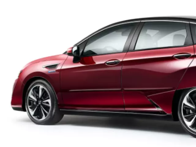 8P05TRT131 - Exterior: Body Side Molding for Honda: Clarity Image
