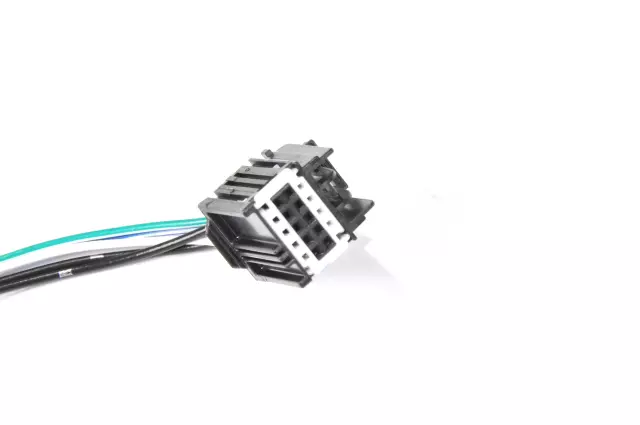 20843120 - : Bright Chrome Driver Side Mirror for Cadillac: Escalade, Escalade ESV | Chevrolet: Silverado 1500, Silverado 2500 HD, Silverado 3500 HD, Suburban 1500, Suburban 2500, Tahoe | GMC: Sierra 1500, Sierra 2500 HD, Sierra 3500 HD, Yukon, Yukon XL 1500, Yukon XL 2500 Image