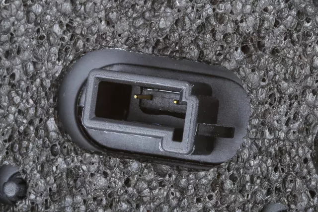 Button - GM (39130410)