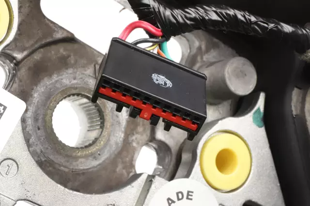 Black Steering Wheel - GM (84483741)