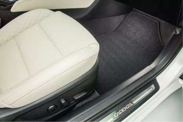 F6014ADU00 - Interior: OEM NEW 17-18 Kia Cadenza Floor Mats Carpeted 22oz Color Coordinated F6014-ADU00 for Kia: Cadenza Image