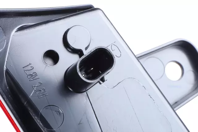 Rear Driver Side Bumper Cover Lower Signal Lamp - GM (84786158)