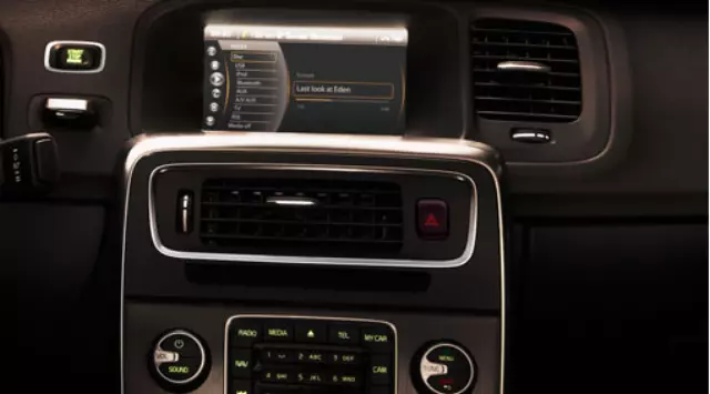 31266811 - Audio/Video: Digital Radio for Volvo: S80 Image