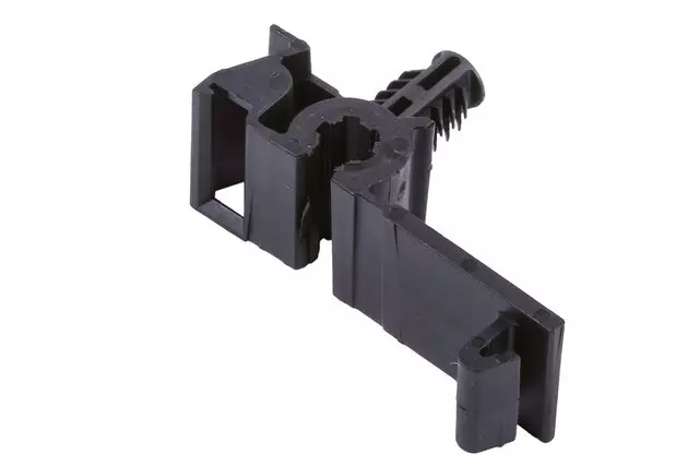 11548157 - : Front Brake Pipe Retainer for GM Image