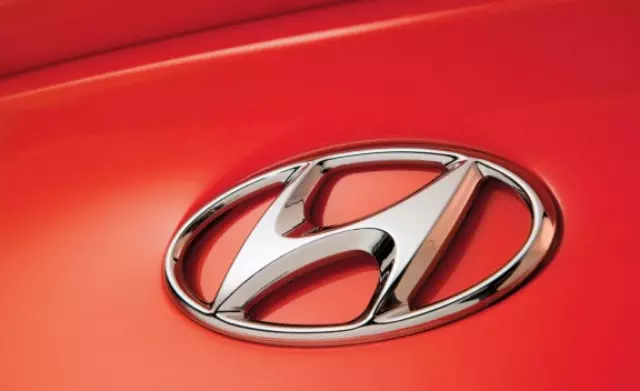 863002B000 - Body: Emblem for Hyundai: Genesis Coupe, Santa Fe Image