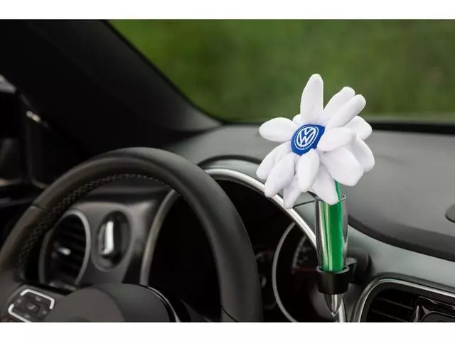 NPN098001 - Interior: Beetle Bud Vase/Plush Daisy Combo Pack for Volkswagen Image