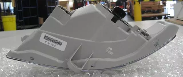 8121006040 - : 2005-2006 Toyota Camry - Fog Lamp Assembly for Toyota: Camry Image