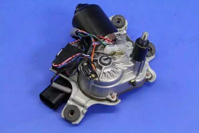 Windshield Wiper Motor, Right - Mopar (4643065)