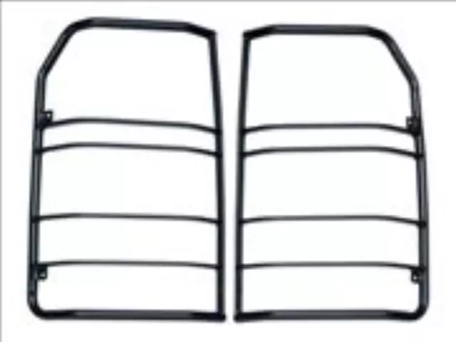 VUB502590 - Exterior: Lamp Guards, Rear for Land Rover: LR3 Image