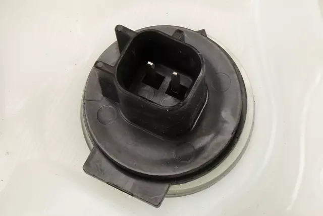 Windshield Washer Fluid Reservoir - GM (84070303)